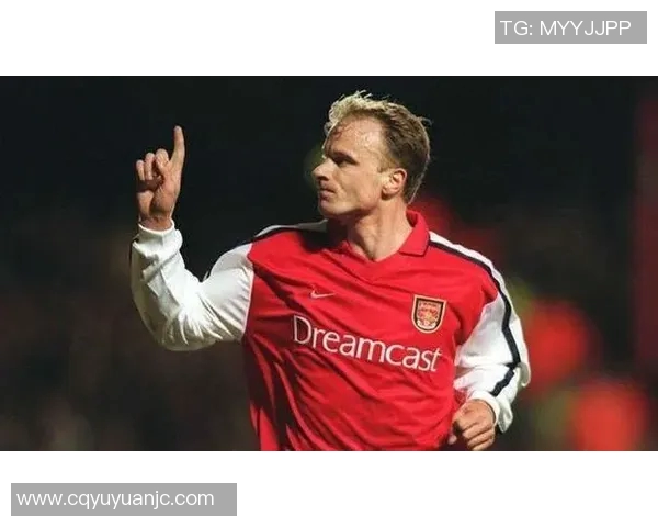 博格坎普的绝妙触球与无懈可击的射门技艺解析 博格坎普的绝妙触球与无懈可击的射门技艺解析