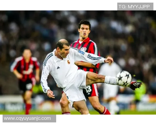 齐达内如何通过战术创新与灵活应变重塑现代足球的格局与魅力 齐达内如何通过战术创新与灵活应变重塑现代足球的格局与魅力