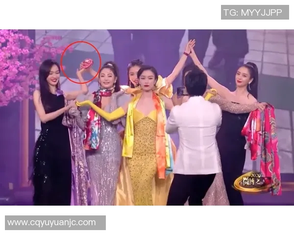 外国足球明星与球迷亲密合影展现温暖瞬间的背后故事 外国足球明星与球迷亲密合影展现温暖瞬间的背后故事