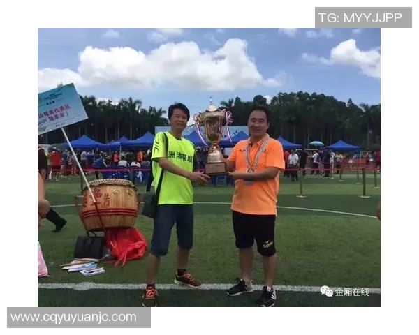 香港足球明星队莅临汕尾展开友谊赛助力本地足球发展与交流活动 香港足球明星队莅临汕尾展开友谊赛助力本地足球发展与交流活动